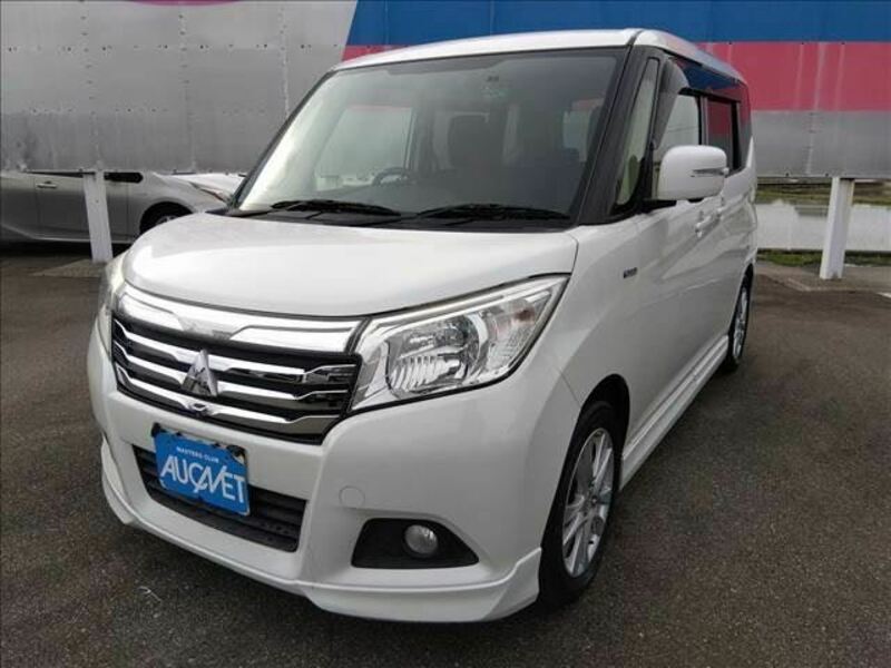 MITSUBISHI　DELICA D2