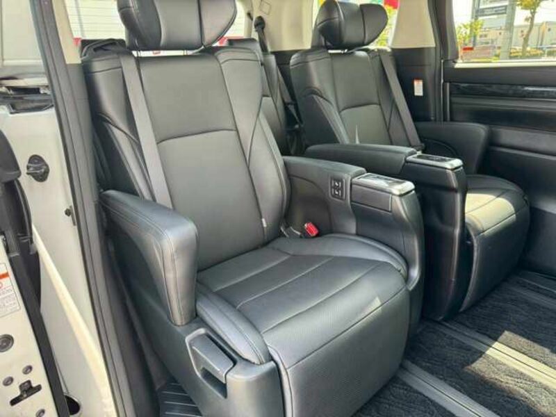 VELLFIRE-4