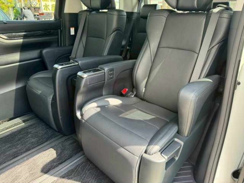 VELLFIRE-15