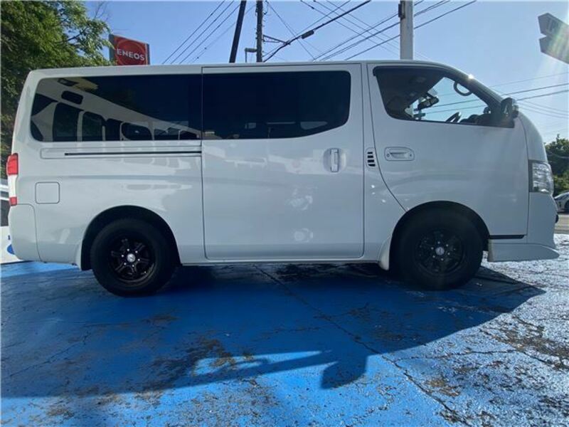 NV350 CARAVAN-5