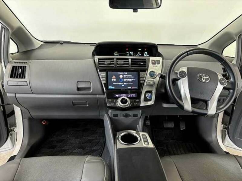 PRIUS ALPHA-1