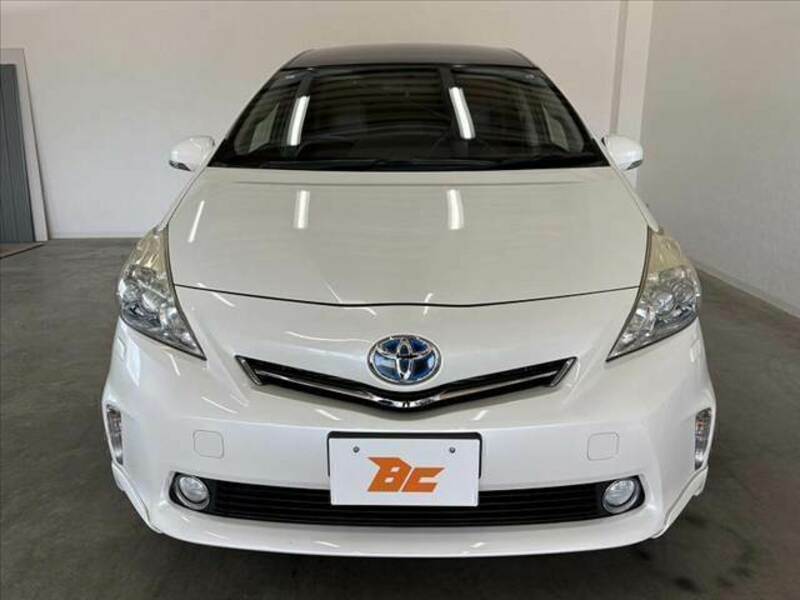 PRIUS ALPHA-8
