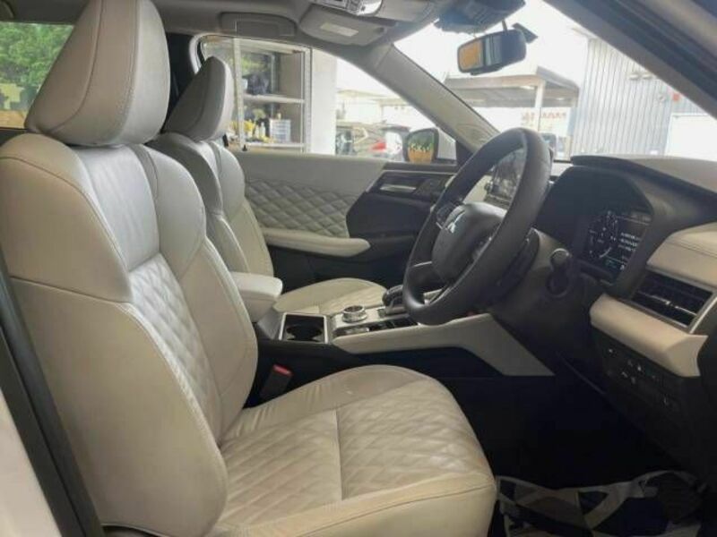 OUTLANDER PHEV-7