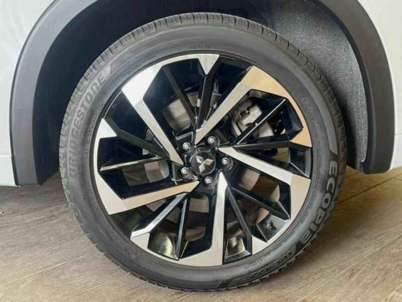 OUTLANDER PHEV-13
