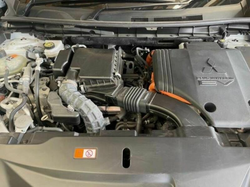 OUTLANDER PHEV-18