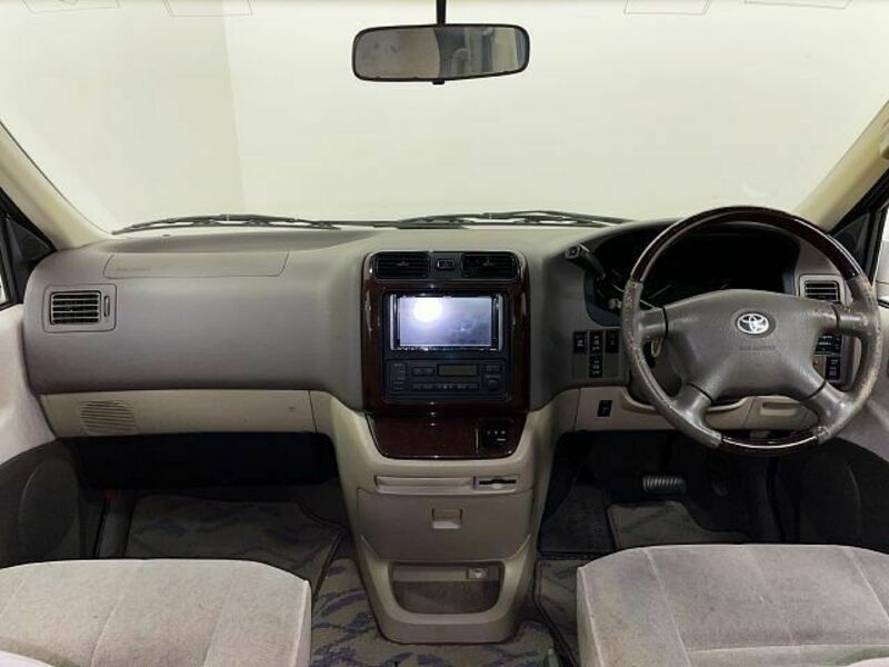 GRAND HIACE-1