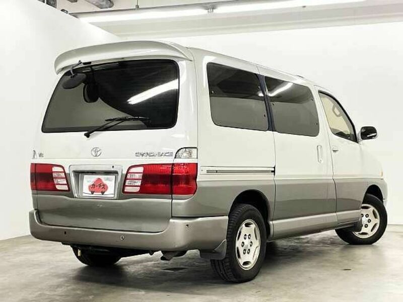 GRAND HIACE-2