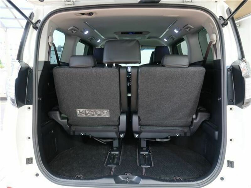 VELLFIRE-15