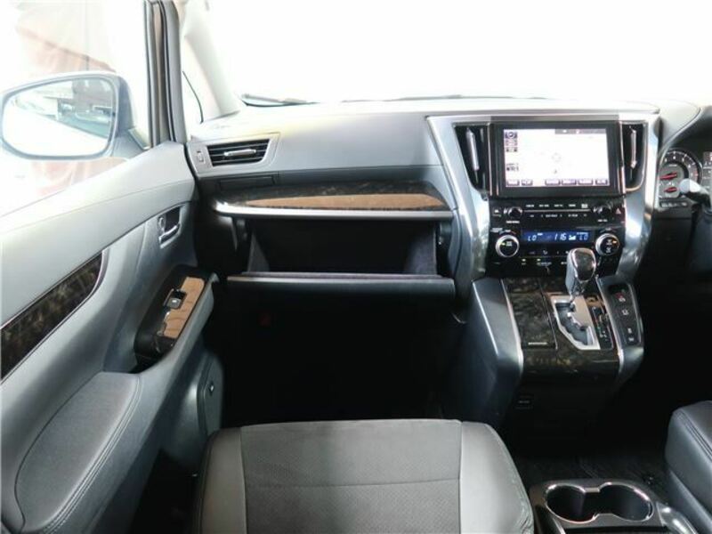 VELLFIRE-18