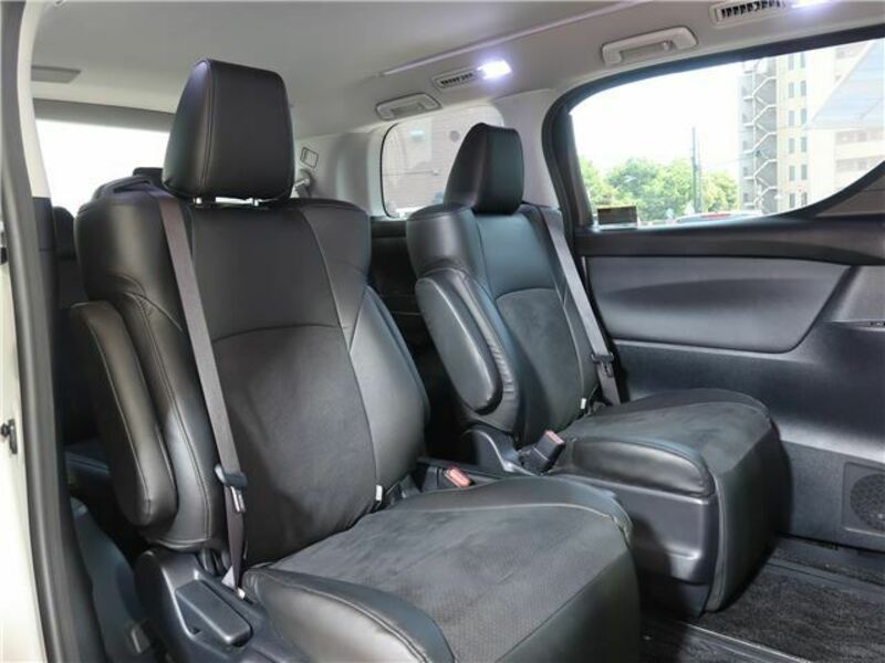 VELLFIRE-38