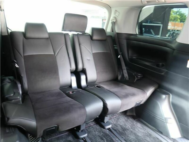 VELLFIRE-39