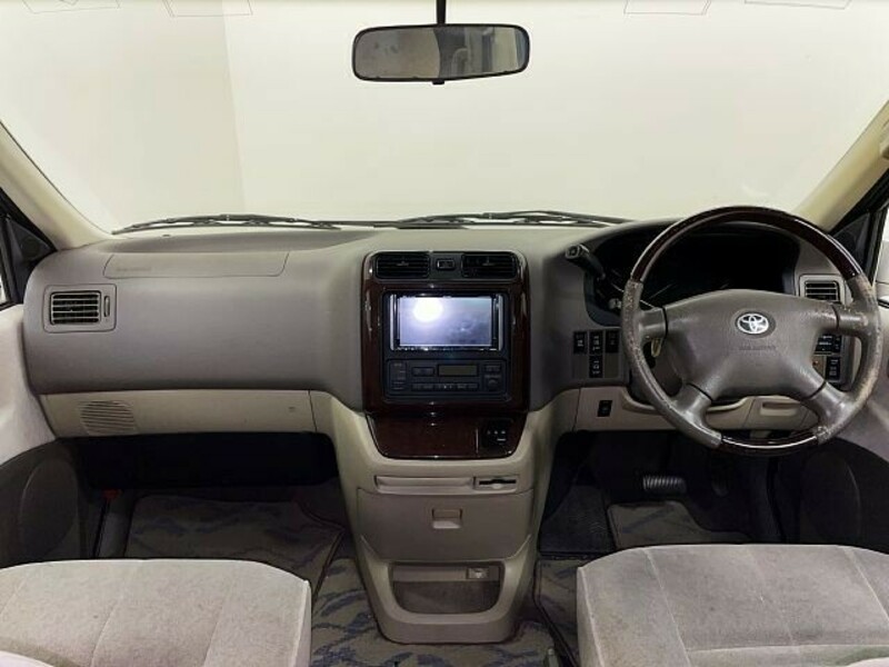 GRAND HIACE-1