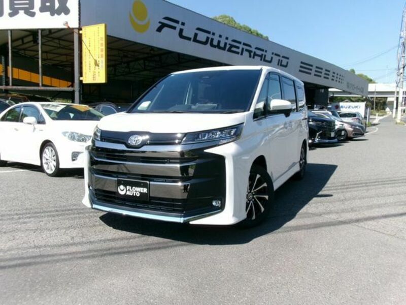 TOYOTA　NOAH