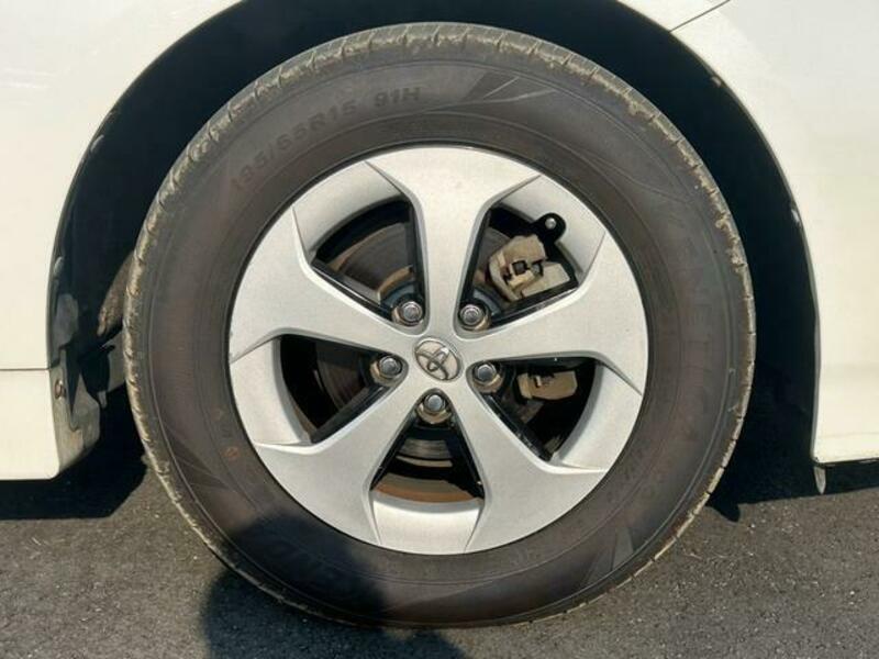 PRIUS-15