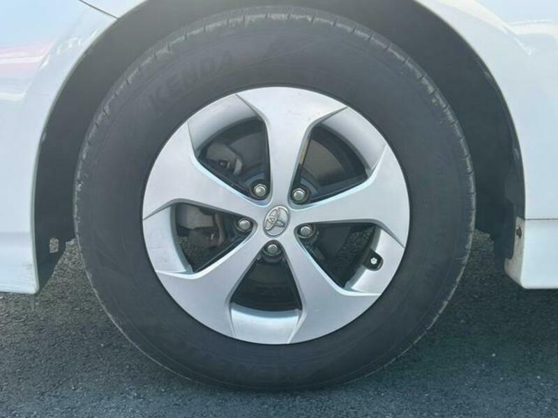 PRIUS-16