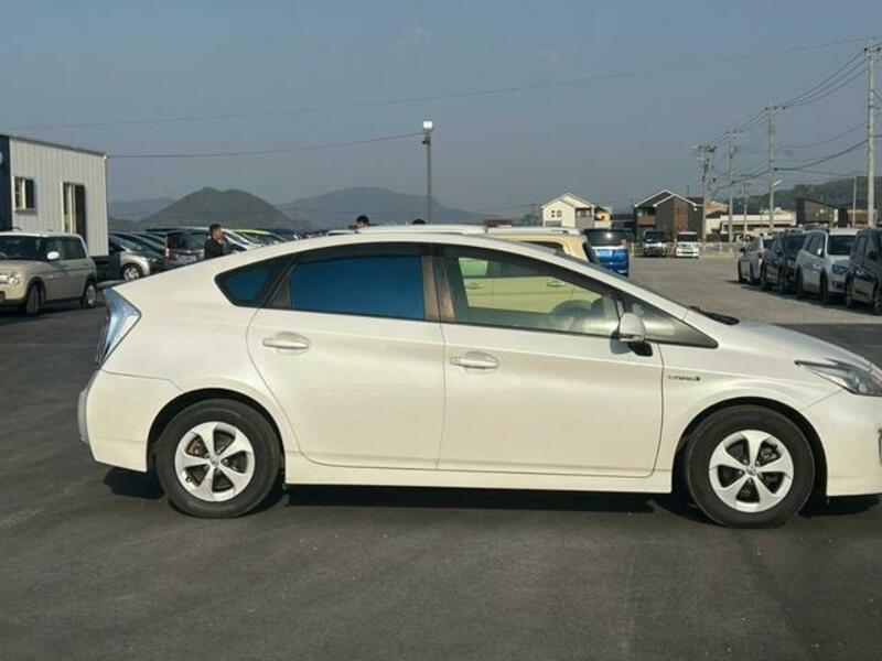 PRIUS-3
