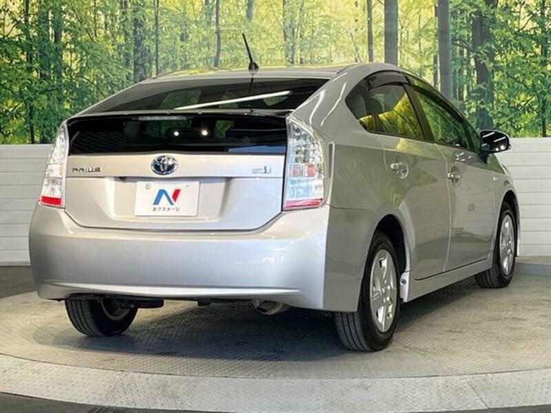 PRIUS-16