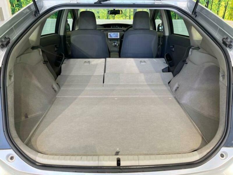 PRIUS-9