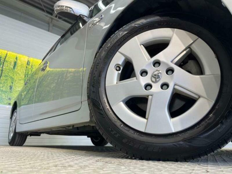 PRIUS-12