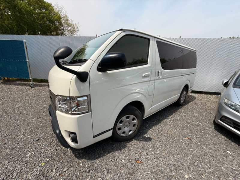 HIACE VAN-8