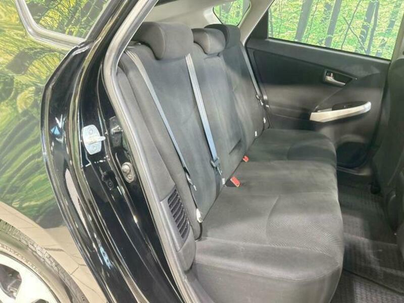 PRIUS-8
