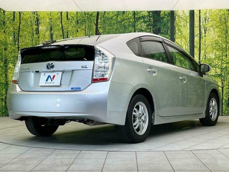 PRIUS-16