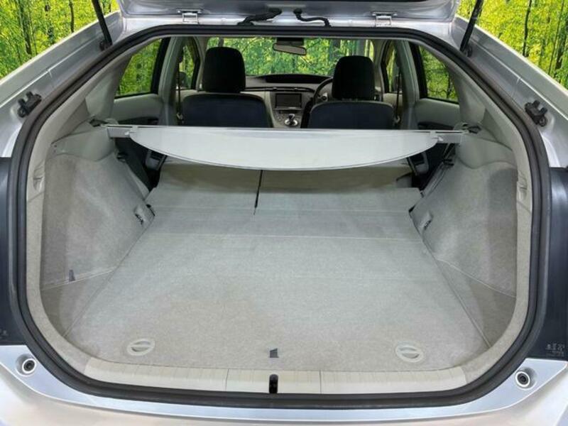 PRIUS-9