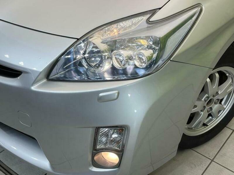 PRIUS-11