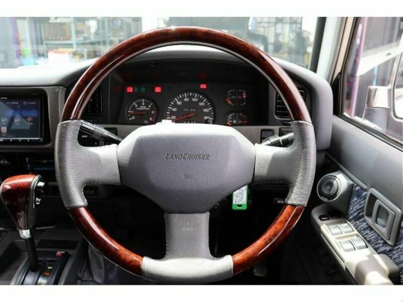LAND CRUISER PRADO-13