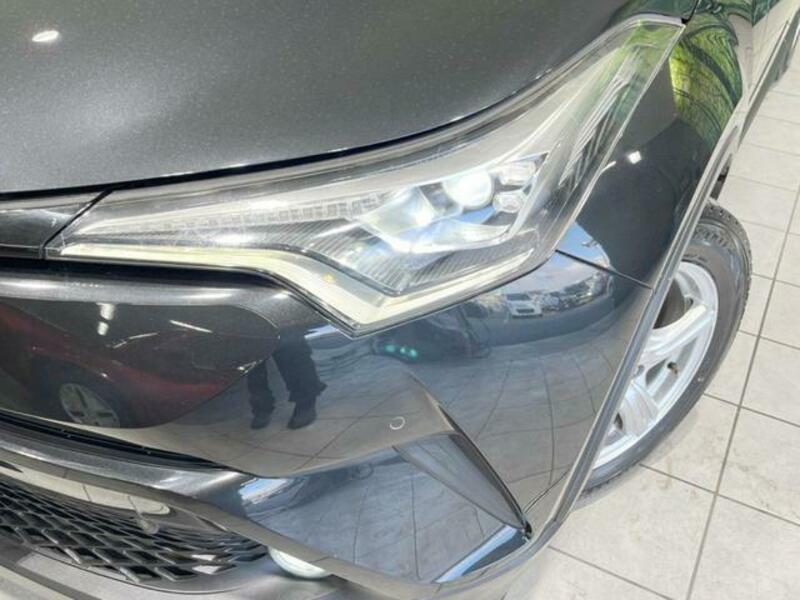 C-HR-11