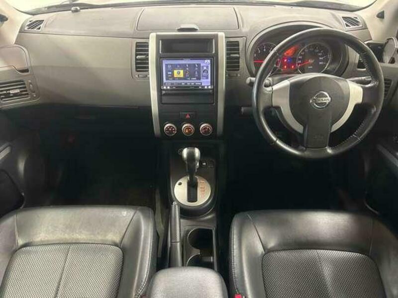 X-TRAIL-1