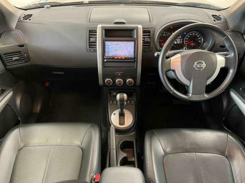 X-TRAIL-1
