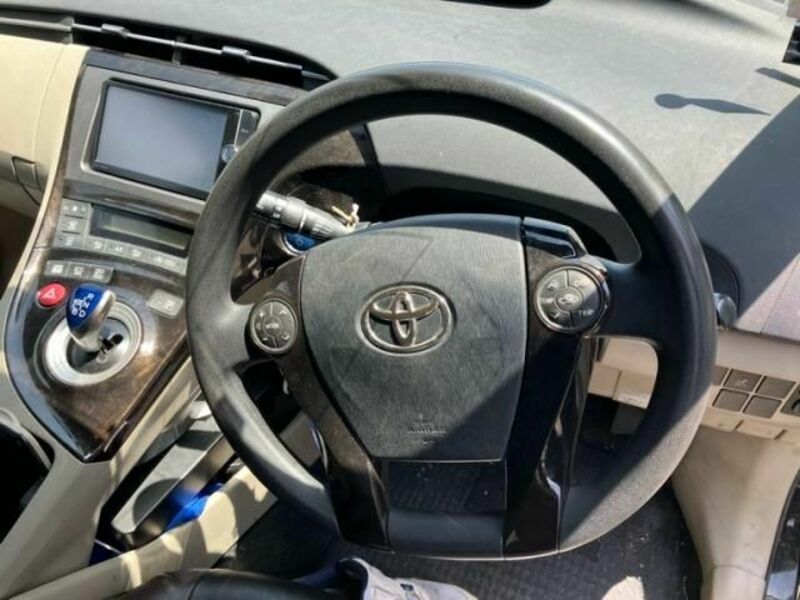 PRIUS-16