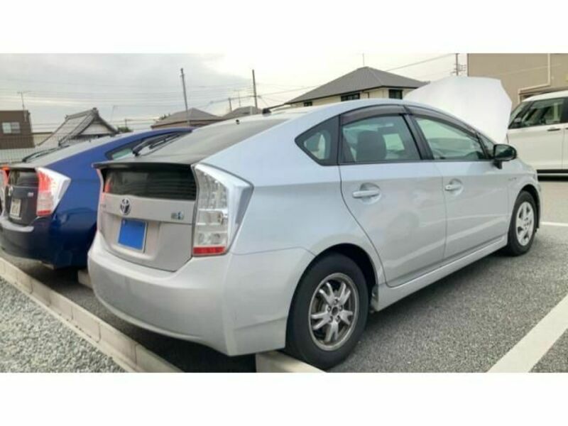 PRIUS-1