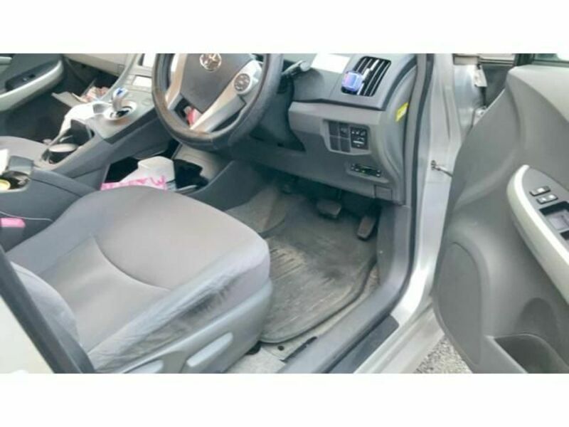 PRIUS-9