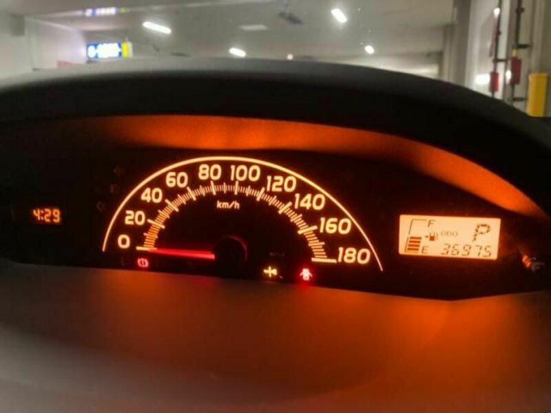 TOYOTA　VITZ