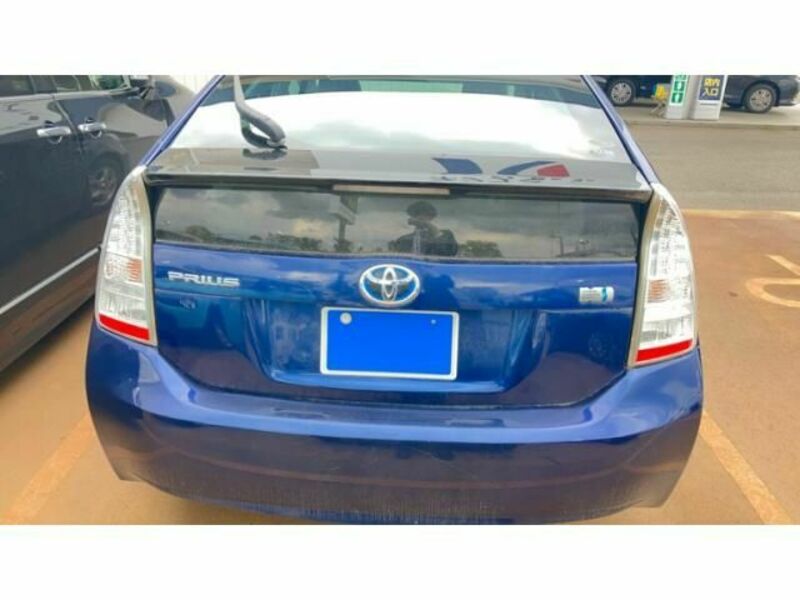 PRIUS-6