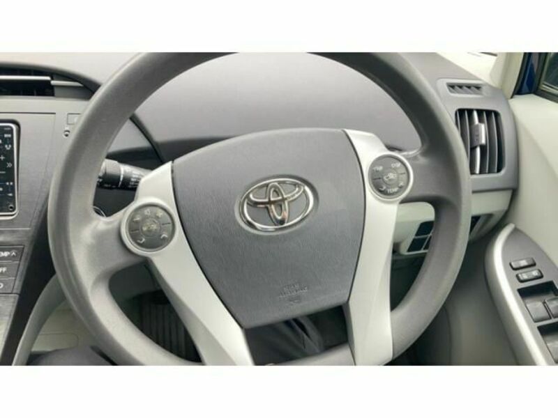 PRIUS-11
