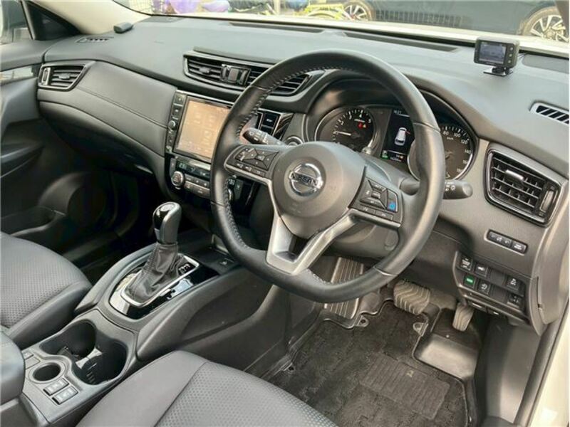 X-TRAIL-17