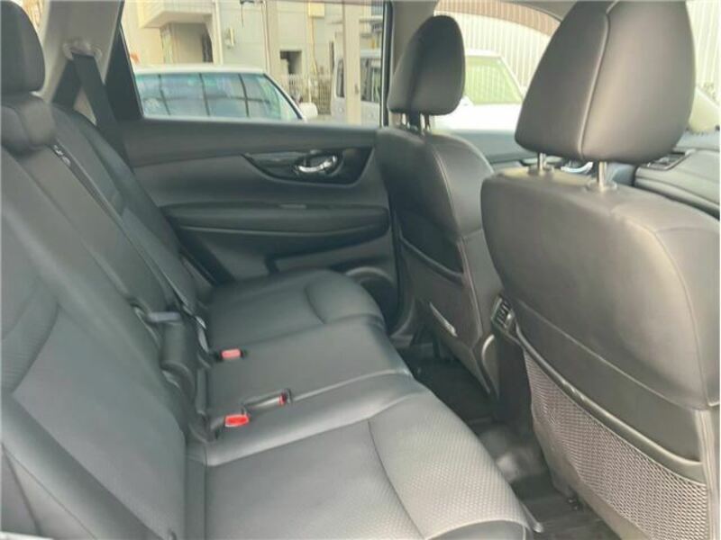 X-TRAIL-32