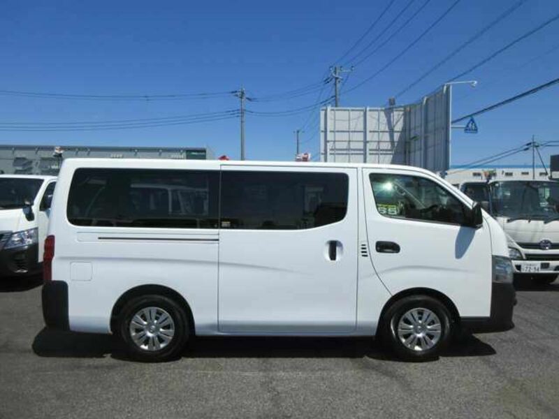 NV350 CARAVAN-6