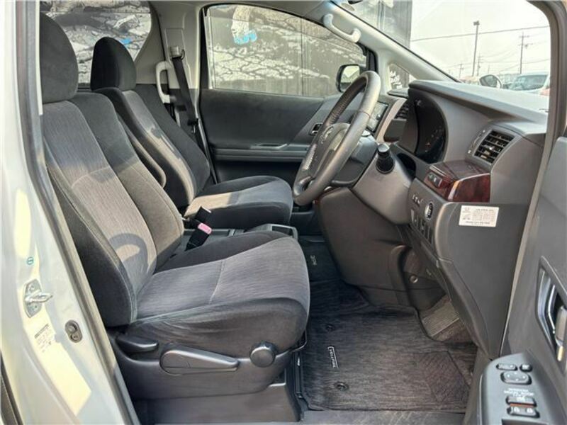 VELLFIRE-26