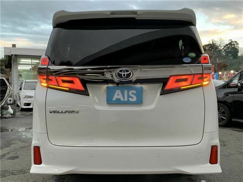 VELLFIRE-7