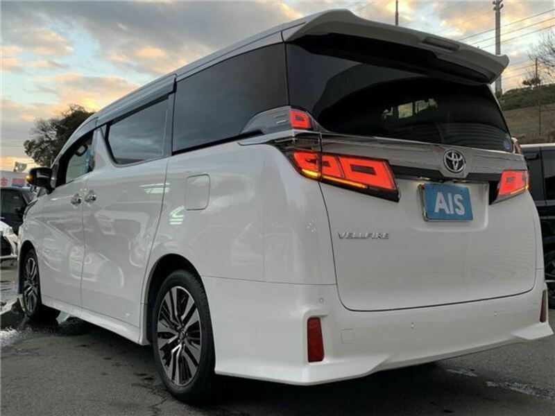 VELLFIRE-8
