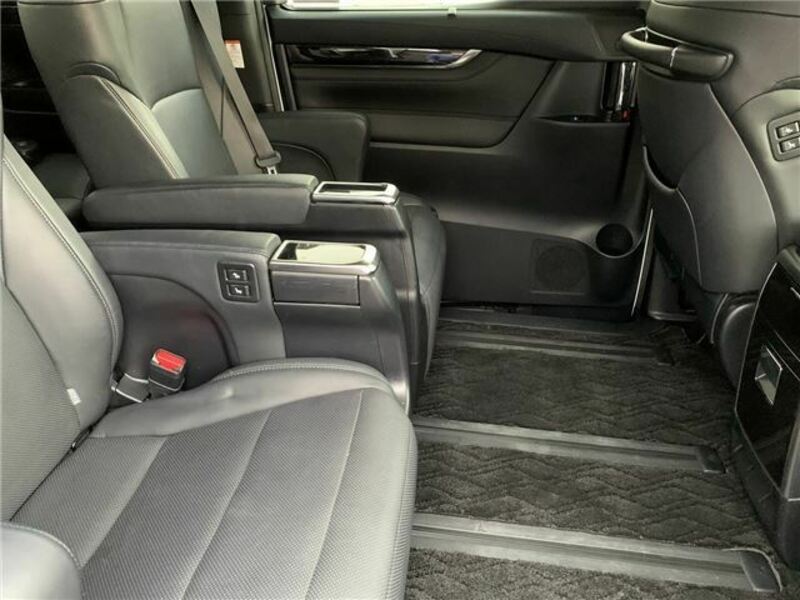 VELLFIRE-12