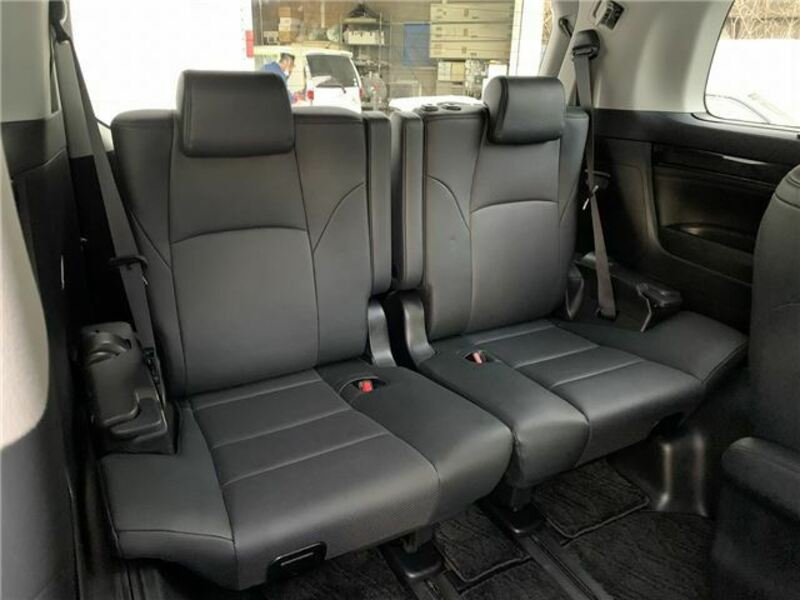 VELLFIRE-13