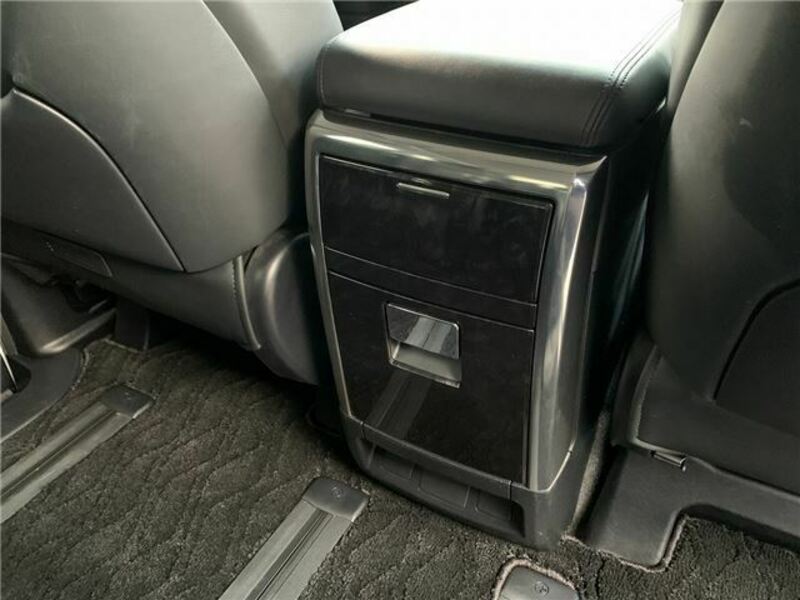 VELLFIRE-39