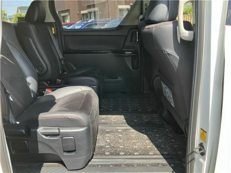VELLFIRE-31