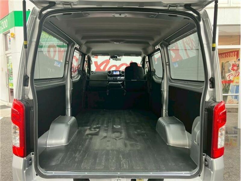CARAVAN VAN