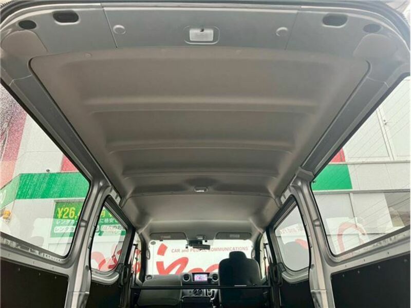 CARAVAN VAN